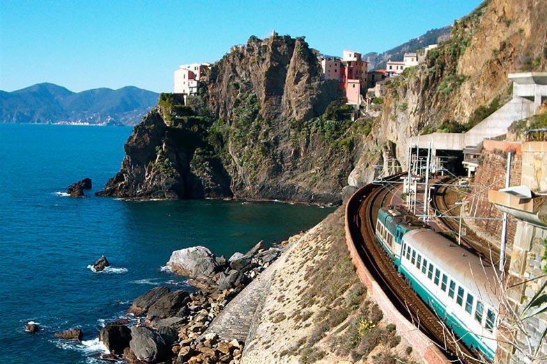 Train in Cinque Terre, Liguria