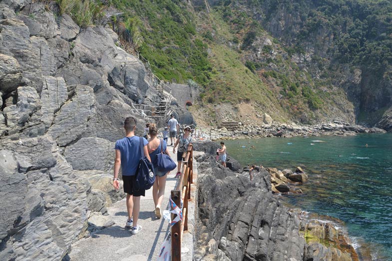 Trekking and walinkg in Cinque Terre